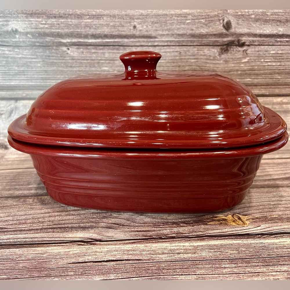 New never used Pampered Chef Cranberry Stonewear Roaster Baker